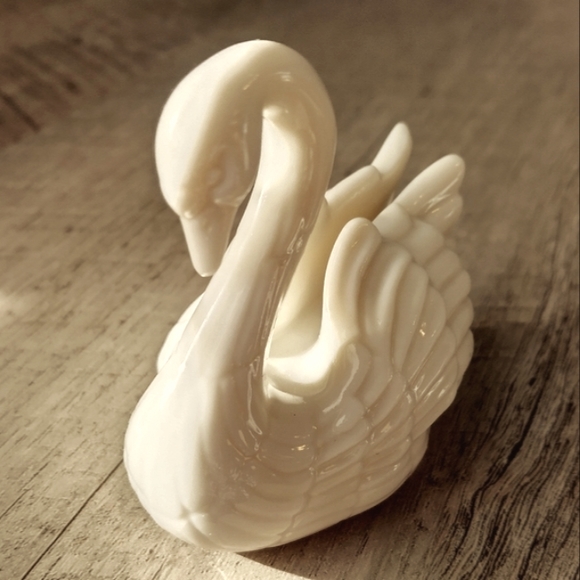 Lenox Swan Name Card Holder, Small Vintage Ivory Figurine - Picture 10 of 16
